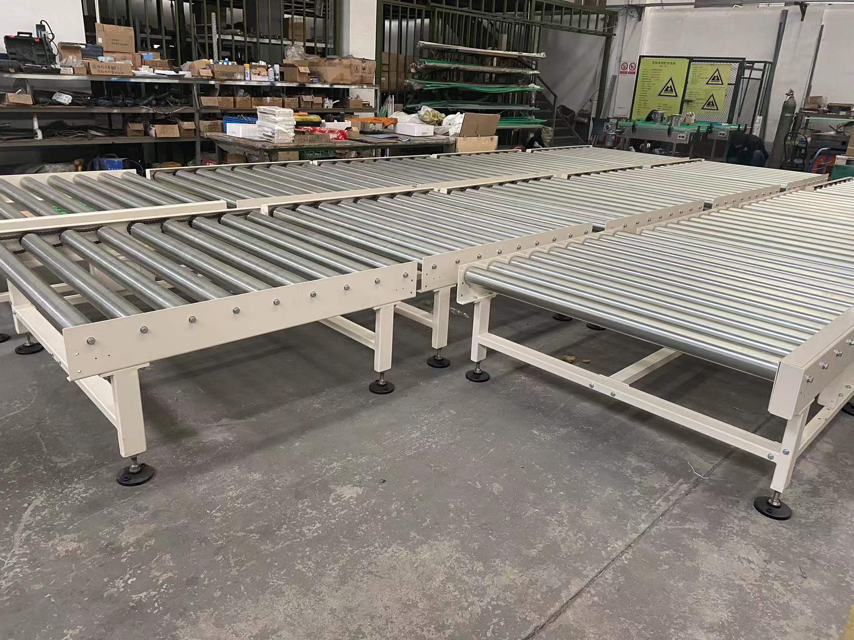 小型自由滚筒输送机的制动装置构造